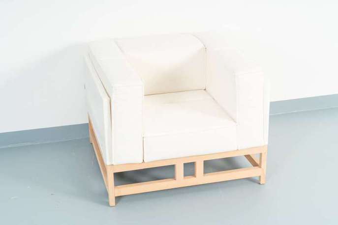 Sessel Easy Pieces Wood1 von der Möbelmarke Brühl