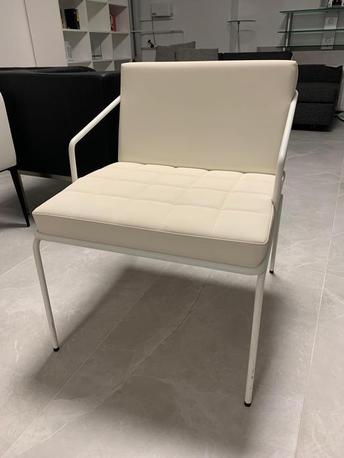 Sessel FLAT, Bezug weiß, Metall,  pulverbesschichtet weiß, von der Möbelmarke Nurus