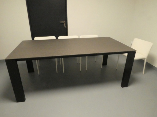 Esstisch mit Keramikplatte, Farbe: grau, 2 Auszugsplatten von der Möbelmarke M-Design