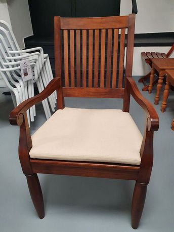 Armlehnstuhl, Teak massiv, mit Sitzkissen von der Möbelmarke M Design